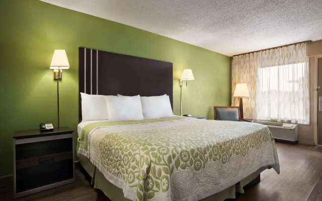 photo 4 of Days Inn by Wyndham Hardeeville/ I-95 State Line