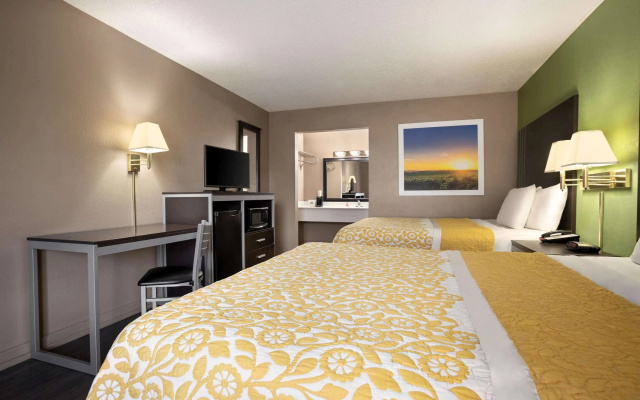photo 5 of Days Inn by Wyndham Hardeeville/ I-95 State Line