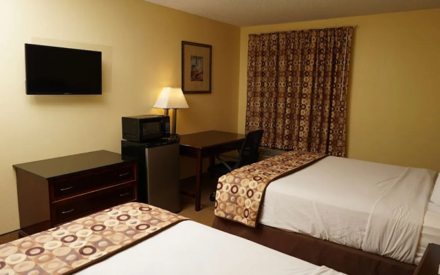 photo 3 of Halsted Inn And Suites Harvey - Chicago Southland