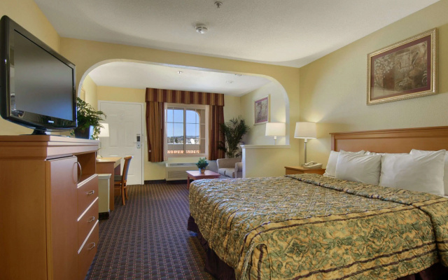 photo 5 of Days Inn by Wyndham Hayward Airport