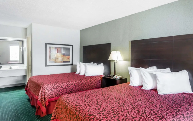 photo 4 of Days Inn Hendersonville