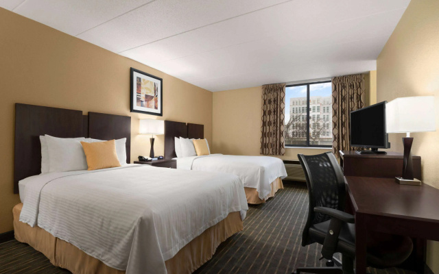 photo 5 of Days Hotel by Wyndham University Ave SE