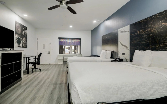 photo 5 of Grand Villa Inn Galleria