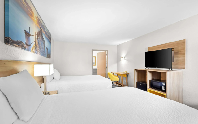 photo 5 of Days Inn by Wyndham Huntington