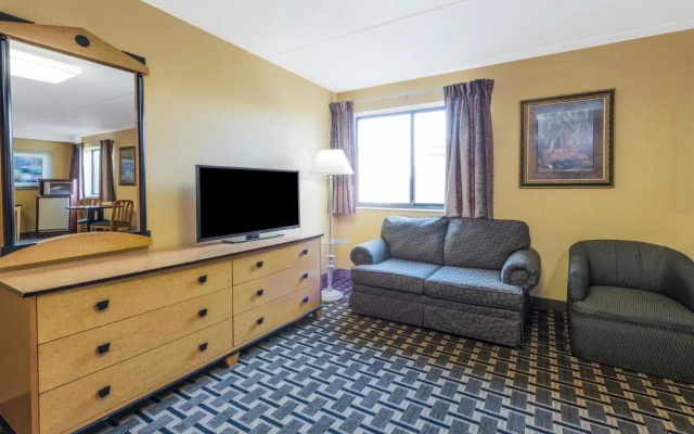 photo 4 of Days Inn Hurstbourne