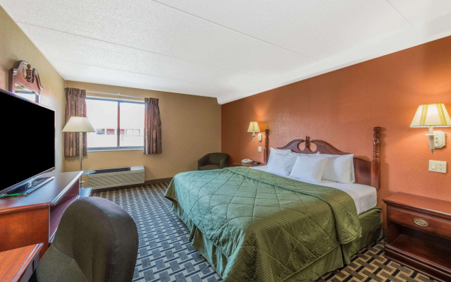 photo 3 of Quality Inn & Suites Louisville East