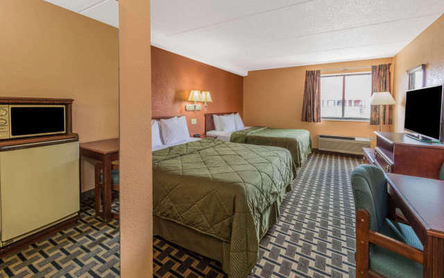 photo 4 of Quality Inn & Suites Louisville East