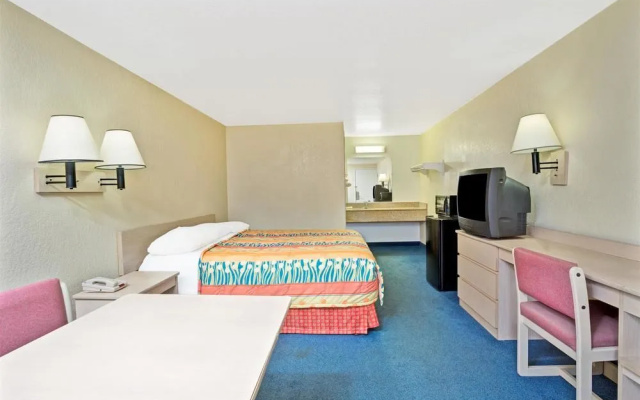 photo 3 of Days Inn Jacksonville Baymeadows