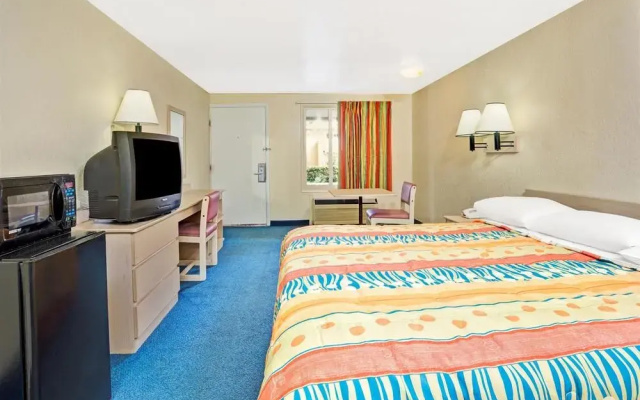 photo 4 of Days Inn Jacksonville Baymeadows