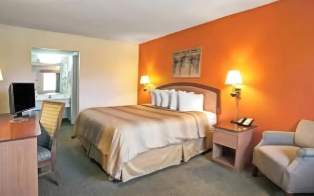 photo 3 of Days Inn by Wyndham Jacksonville South Memorial Hospital