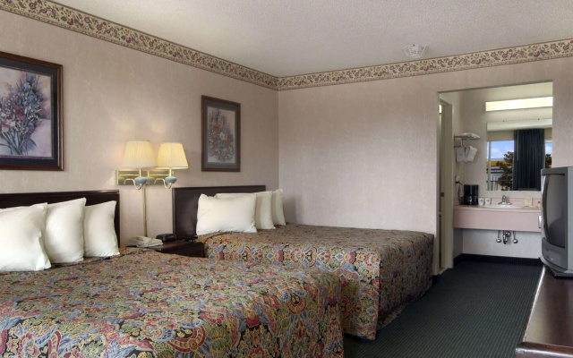 photo 2 of Days Inn Jonesboro
