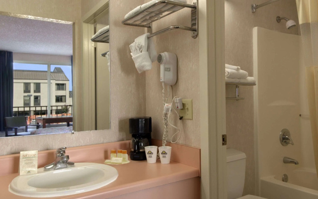 photo 4 of Days Inn Jonesboro