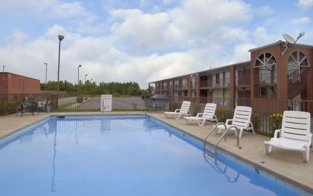 photo 5 of Days Inn Jonesboro