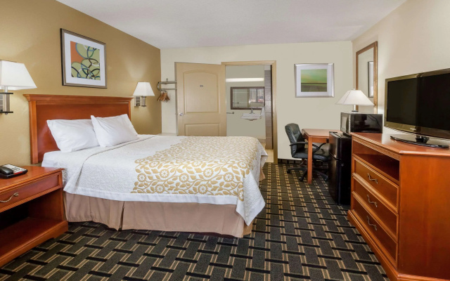 photo 5 of Days Inn by Wyndham Kent - Akron