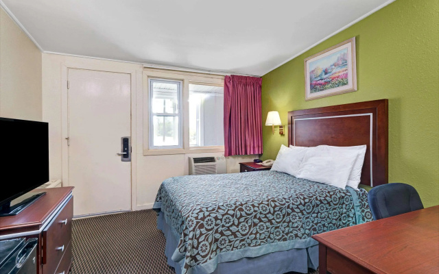 photo 3 of Days Inn by Wyndham Kittery