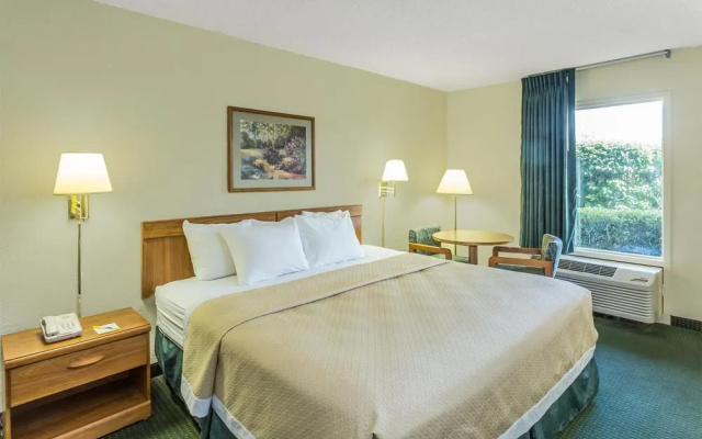 photo 2 of Days Inn by Wyndham Lake Park/Valdosta