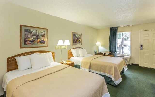 photo 3 of Days Inn by Wyndham Lake Park/Valdosta