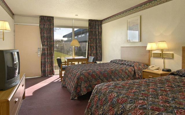 photo 2 of Days Inn Lebanon