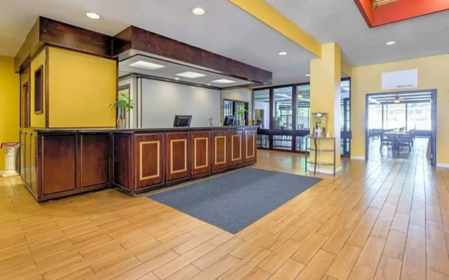 photo 2 of Days Inn Lebanon Valley