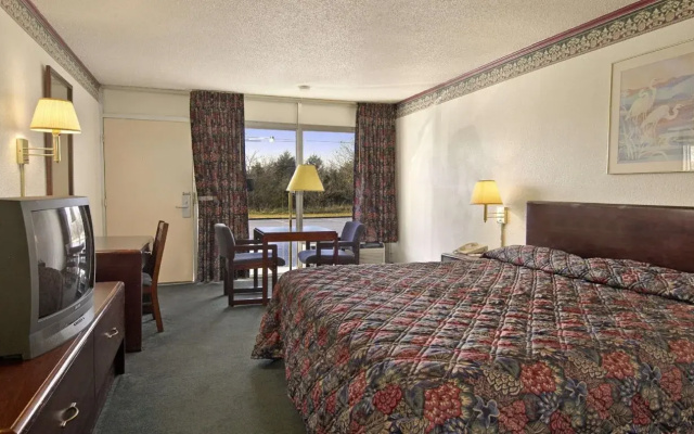 photo 3 of Budget Host Inn