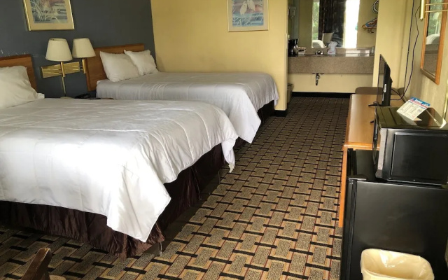 photo 4 of Budget Host Inn