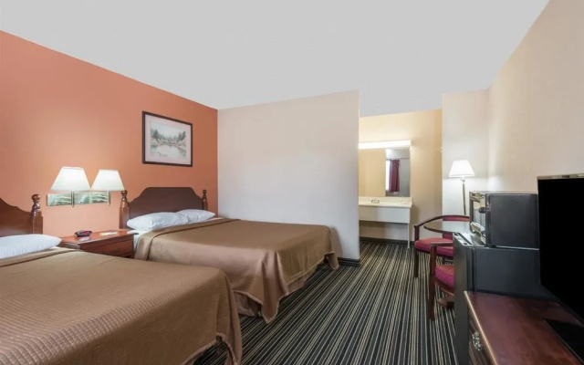 photo 5 of Days Inn - Lenox MA