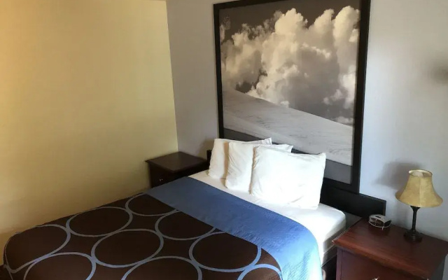 photo 3 of Days Inn Lewiston