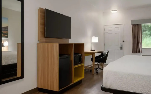 photo 4 of Days Inn By Wyndham Lexington