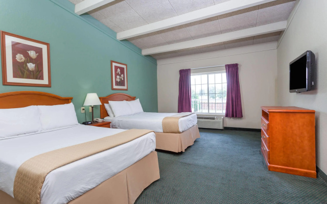 photo 4 of Days Inn & Suites by Wyndham Lexington