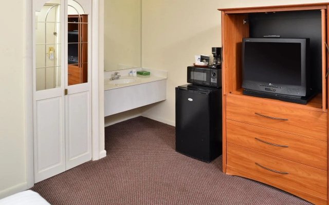 photo 3 of Motel 6 Lexington Park, MD