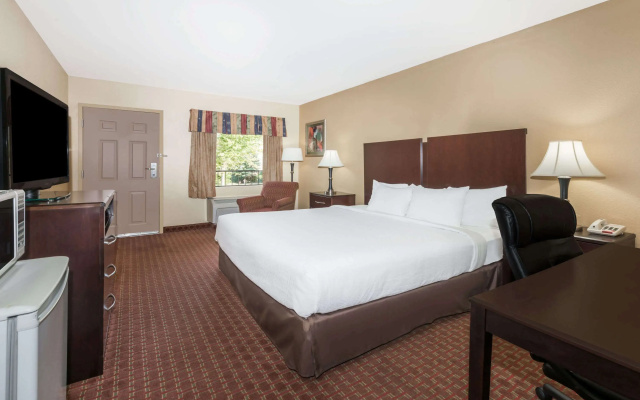photo 2 of Days Inn Lexington SE/Hamburg