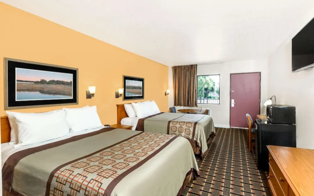 photo 4 of Days Inn Little River