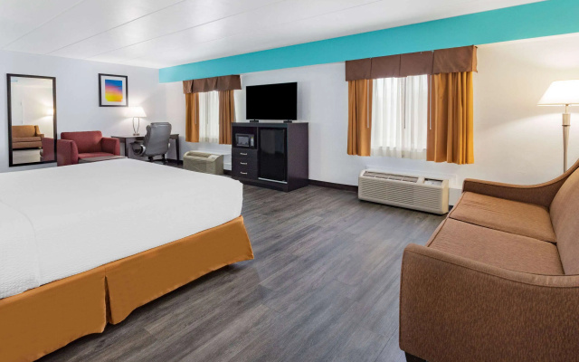 photo 5 of Days Inn by Wyndham Livonia/Canton/Detroit
