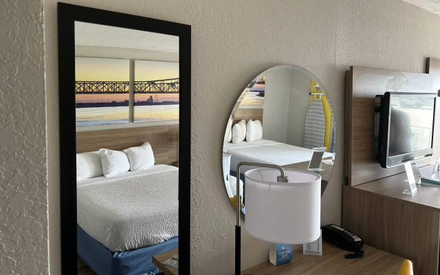 photo 5 of Days Inn by Wyndham Louisville Airport Fair and Expo Center