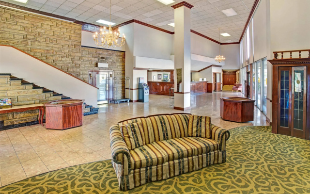 photo 2 of Clarion Pointe University/Expo