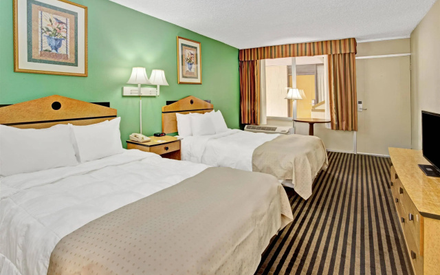 photo 5 of Clarion Pointe University/Expo