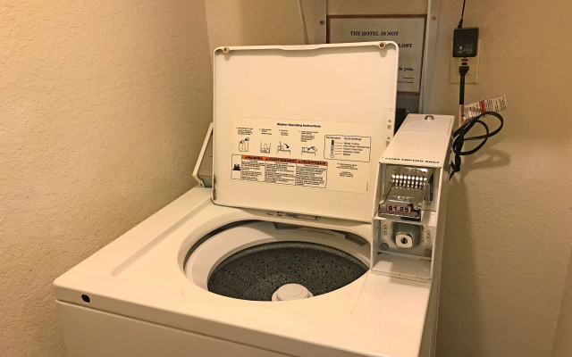 photo 5 of Americas Best Value Inn Lynnwood Seattle