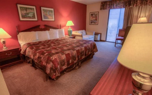 photo 2 of Days Inn Maplewood Hotel and Conference Center