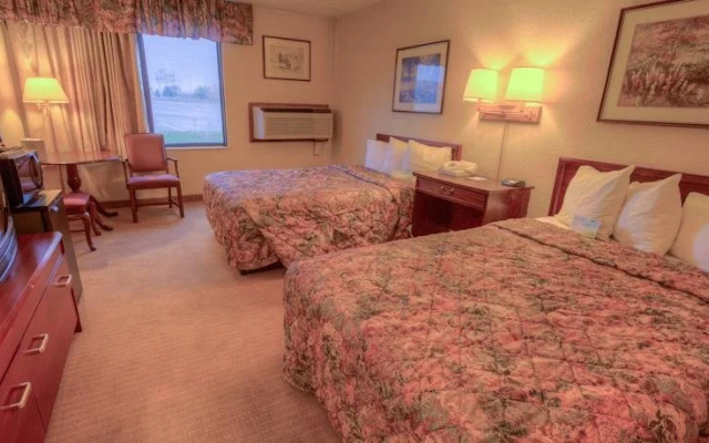 photo 3 of Days Inn Maplewood Hotel and Conference Center