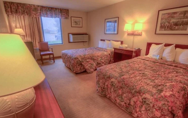 photo 4 of Days Inn Maplewood Hotel and Conference Center