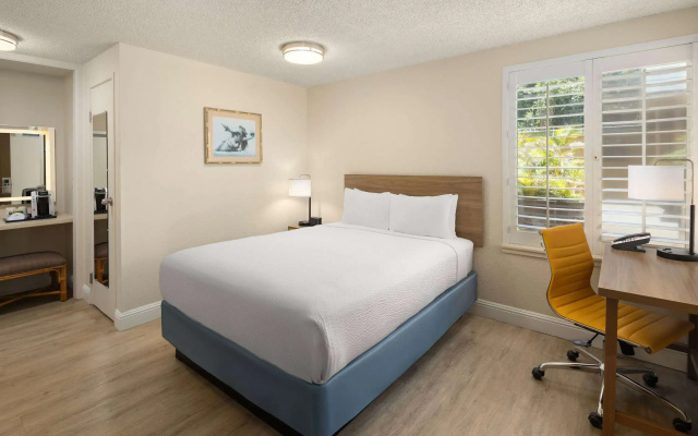 photo 4 of Days Inn by Wyndham Maui Oceanfront