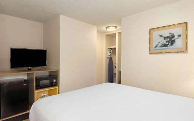 photo 5 of Days Inn by Wyndham Maui Oceanfront