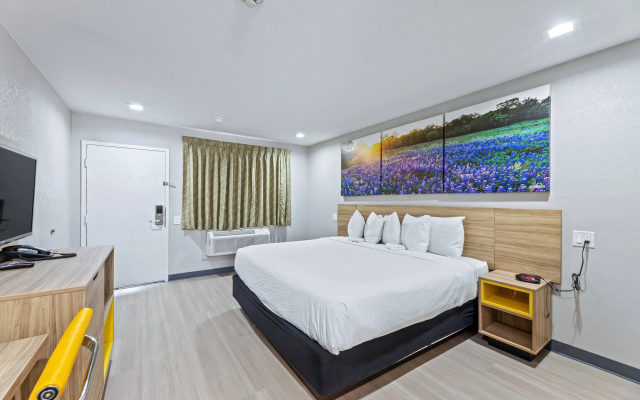photo 4 of Days Inn By Wyndham Mckinney