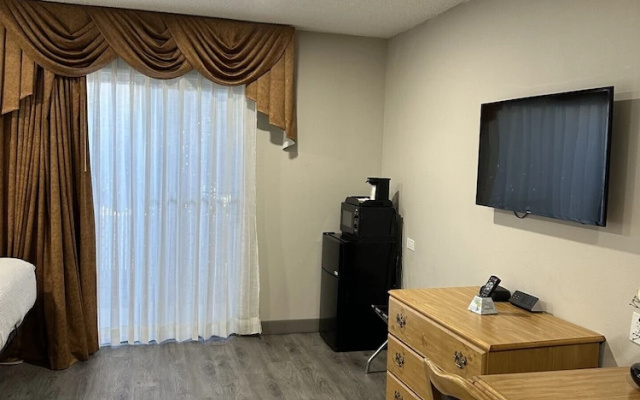 photo 4 of Days Inn By Wyndham Medford