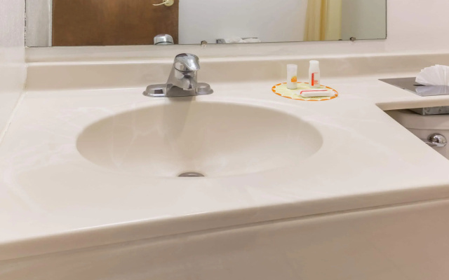 photo 4 of Days Inn by Wyndham Medford
