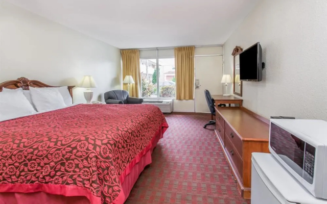 photo 3 of Days Inn by Wyndham Melbourne
