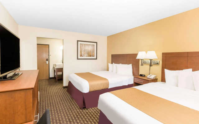 photo 3 of Days Inn by Wyndham Des Moines Merle Hay