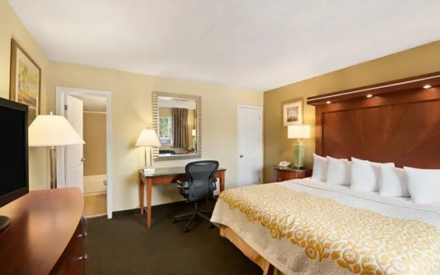 photo 3 of Days Inn Miami Airport North