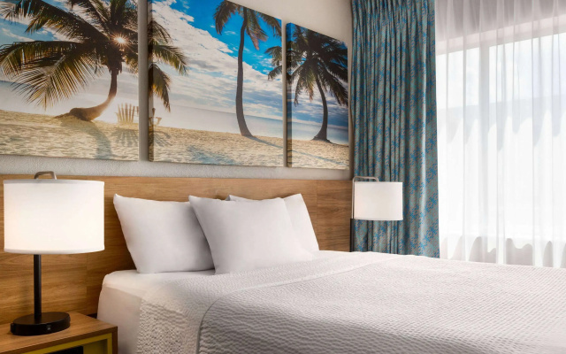 photo 4 of Days Inn by Wyndham Miami Airport North