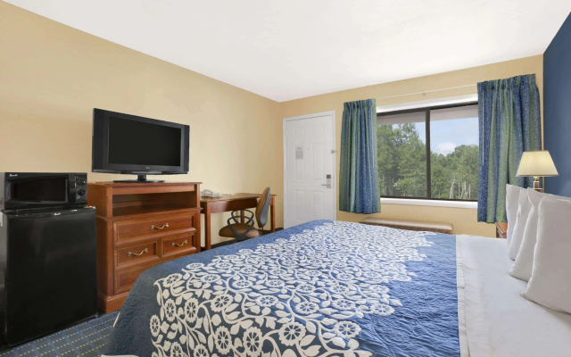 photo 3 of Days Inn by Wyndham Middletown